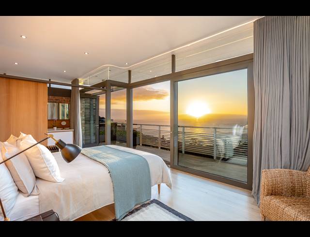 4 BEDROOM HOUSE FOR SALE IN LLANDUDNO